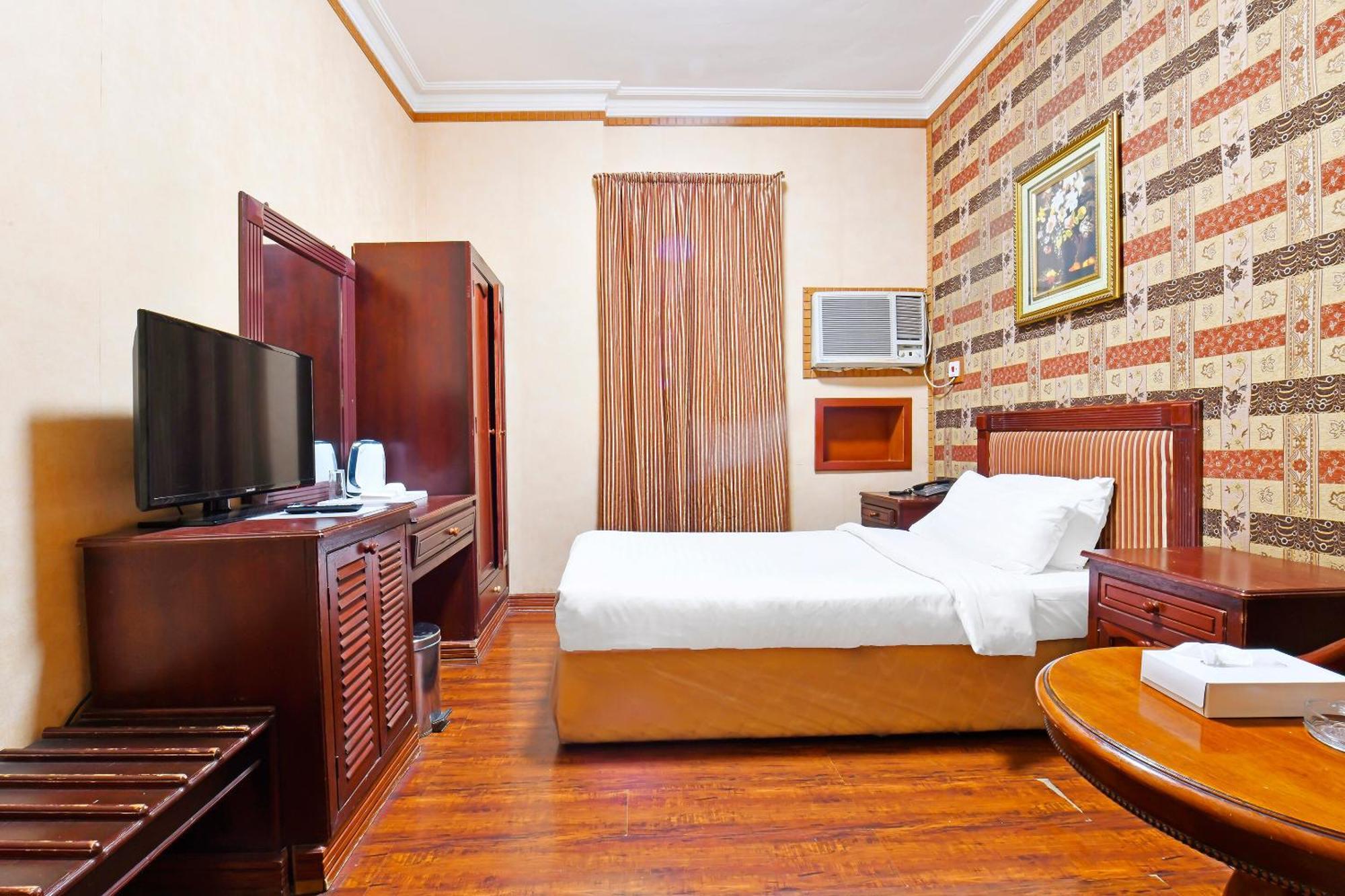 Capital O 125 Moon Plaza Hotel Манама Екстериор снимка