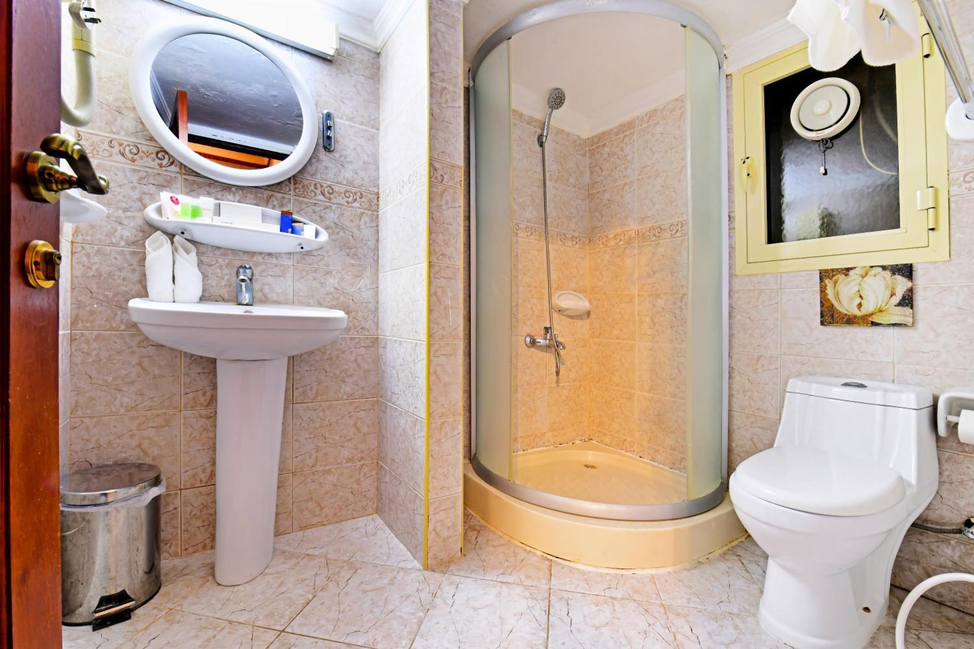 Capital O 125 Moon Plaza Hotel Манама Екстериор снимка